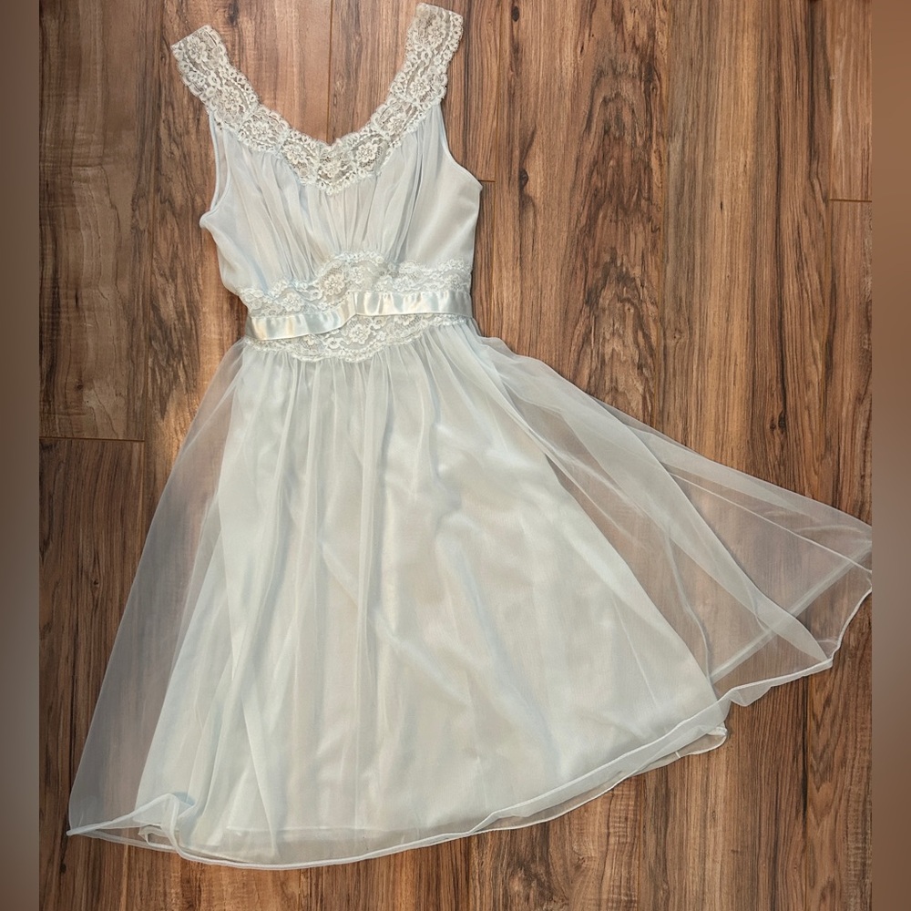 Coquette Old Money Vanity Fair Vintage Women’s Blue Lace Chemise Fairy Wedding